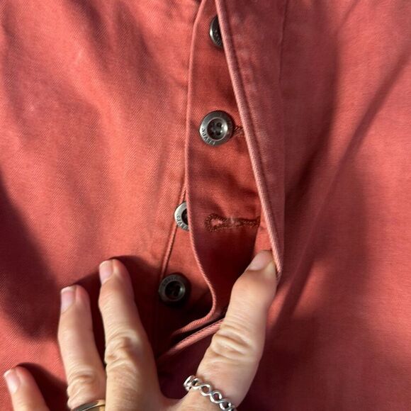 LEVI’S Mens Red Button Fly Cargo Shorts size 36 White Tab Jorts Jean Shorts - Picture 2 of 9